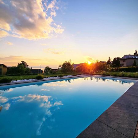 Montreux Holiday Home מראה חיצוני תמונה