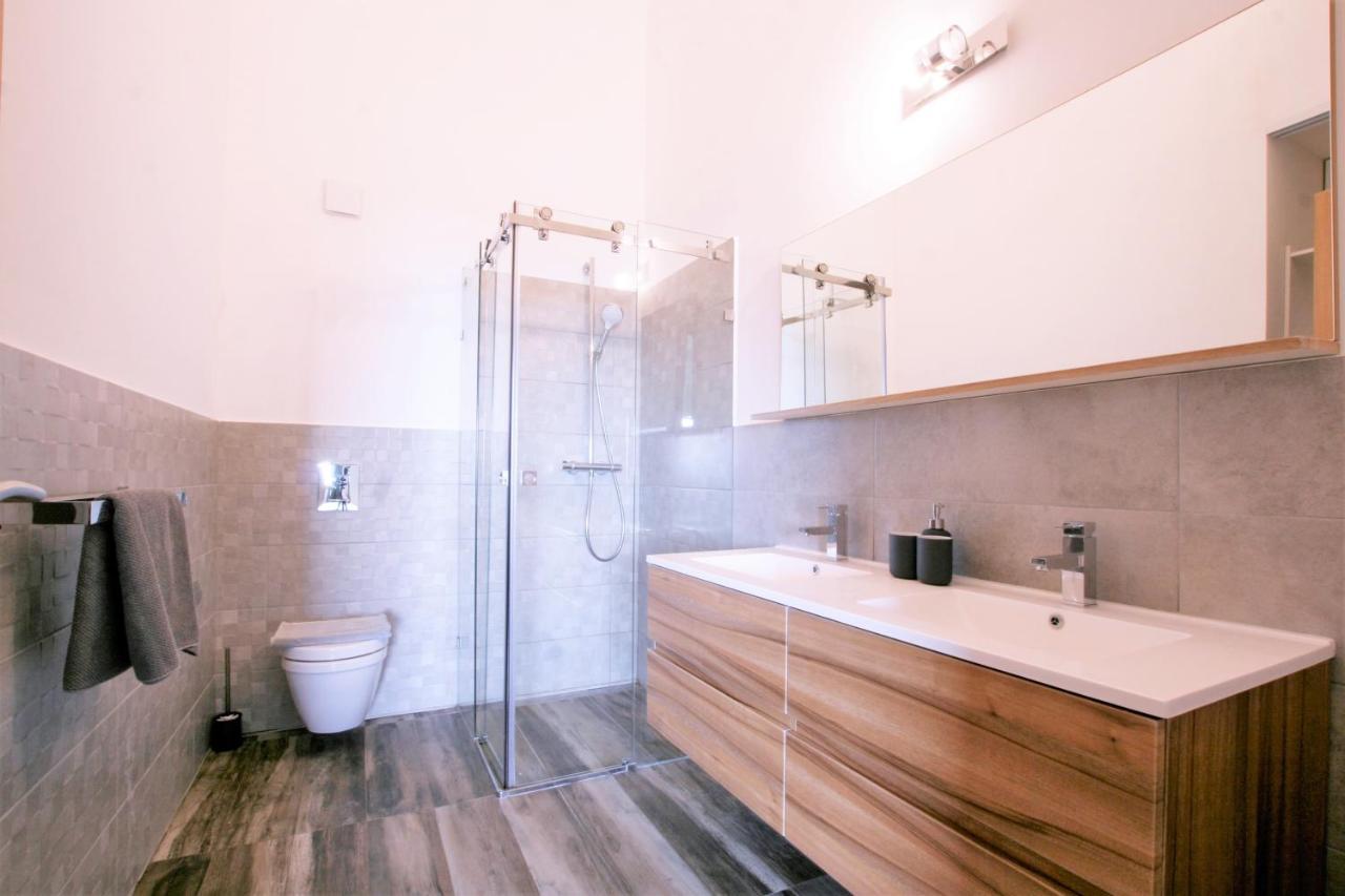 Montreux Holiday Home מראה חיצוני תמונה