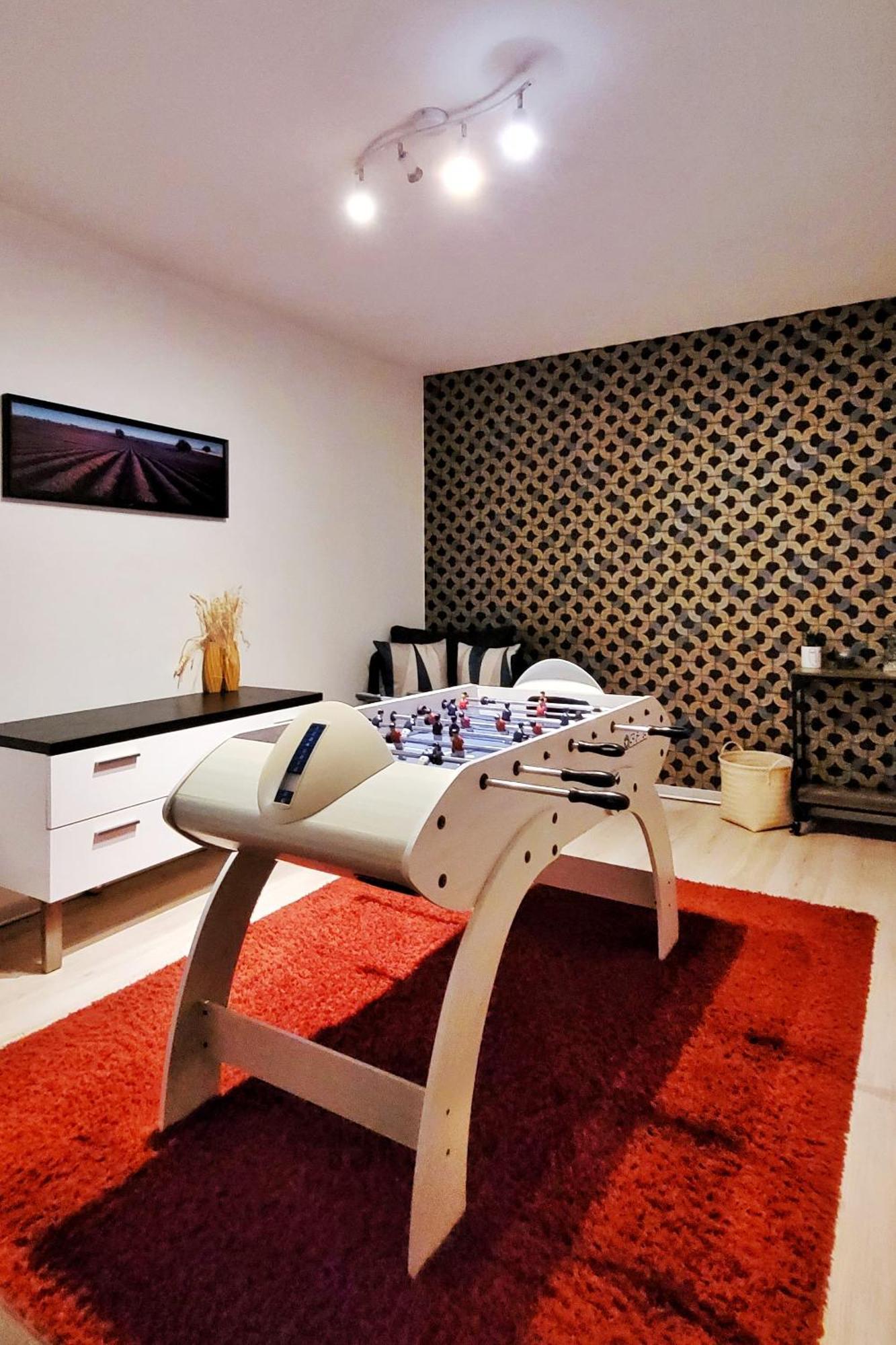 Montreux Holiday Home מראה חיצוני תמונה