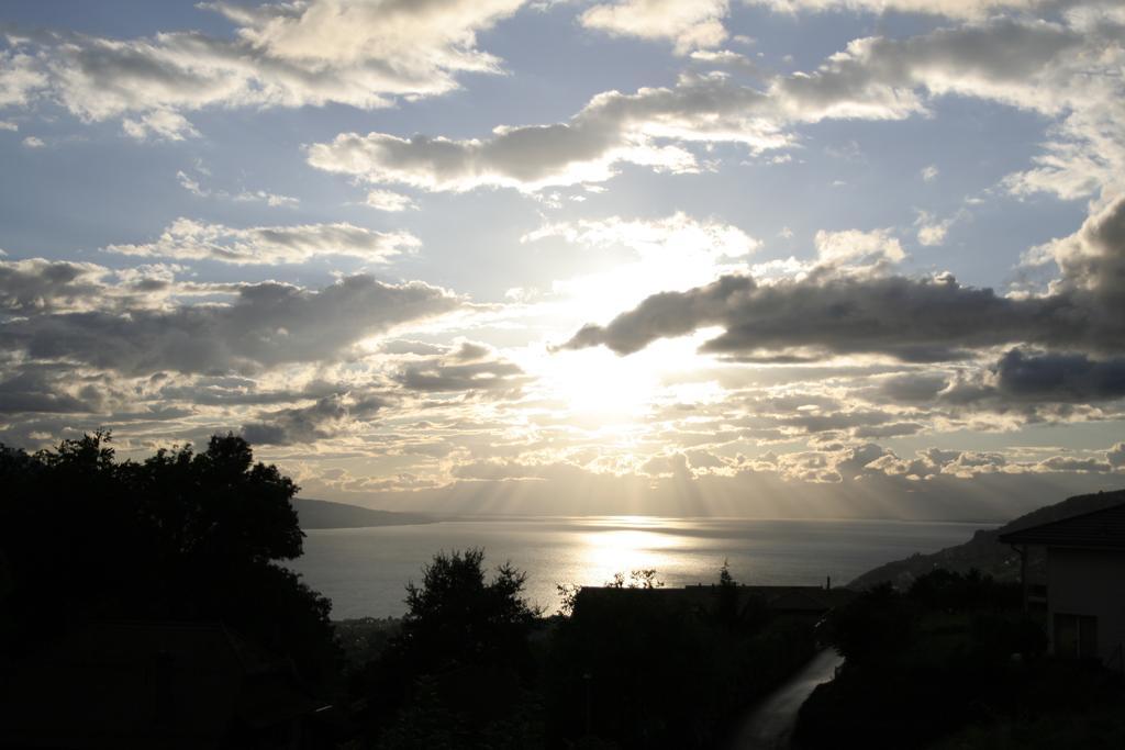 Montreux Holiday Home מראה חיצוני תמונה